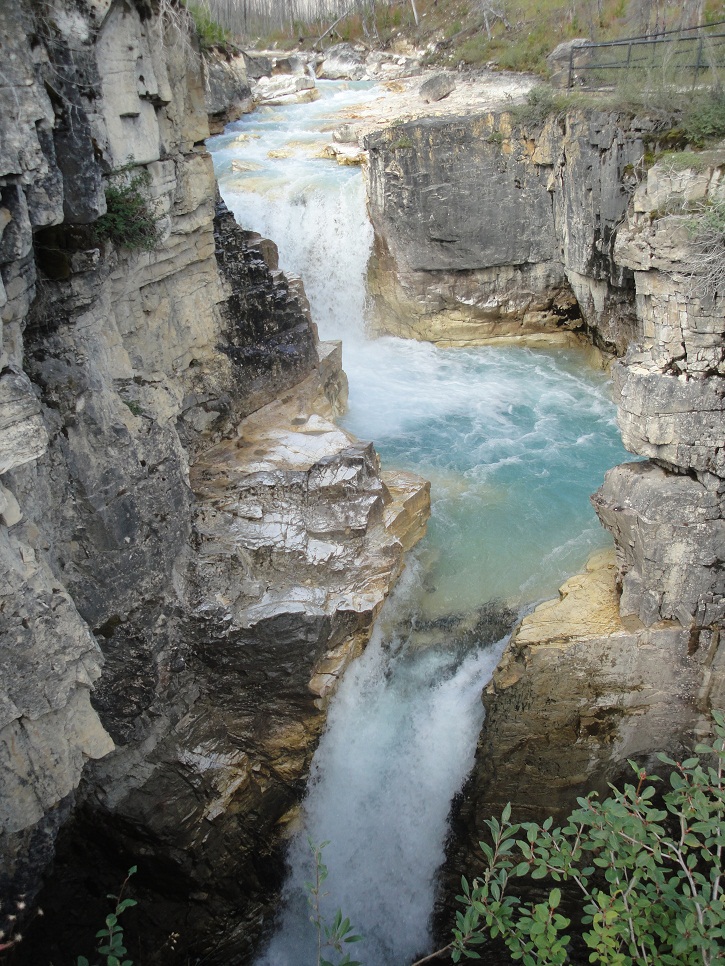 213 kootenay NP gorge 1.jpg