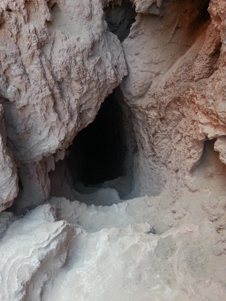 16 mooney falls cave.jpg