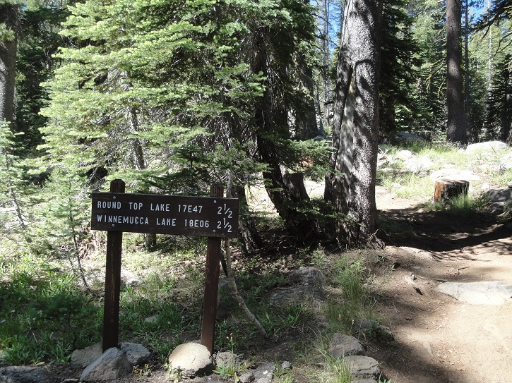 01 trailhead.jpg